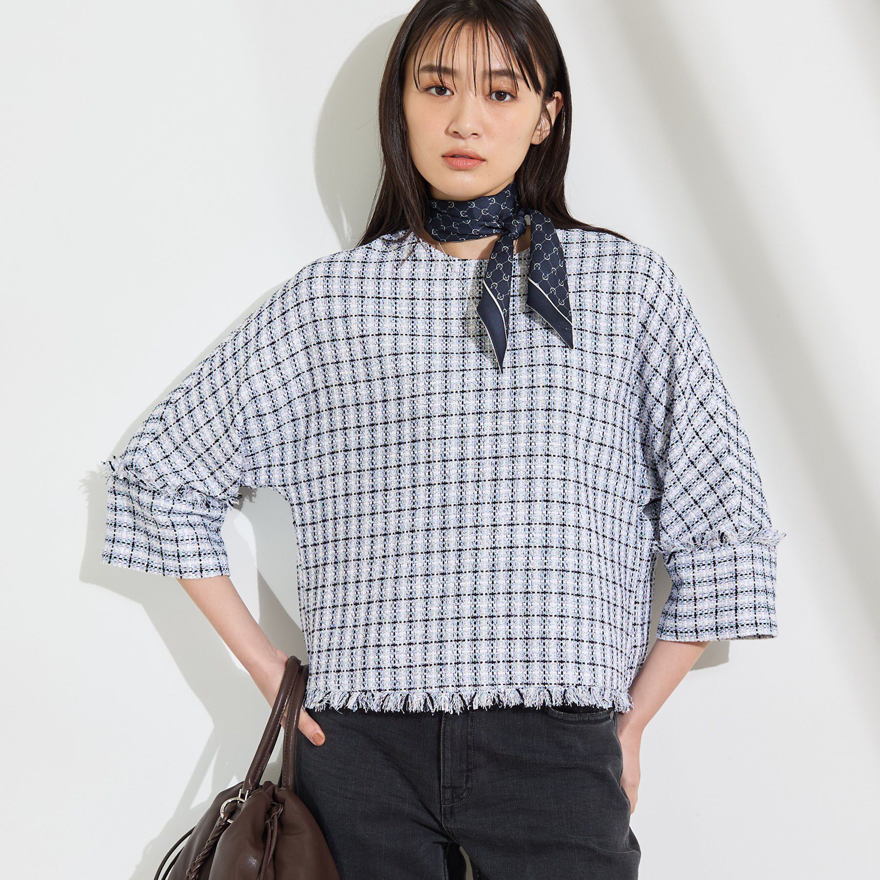 INDIVI「【華やか／1枚でサマになる】上品ツイードブラウス」|シャツ・ブラウス|サックスブルー(49