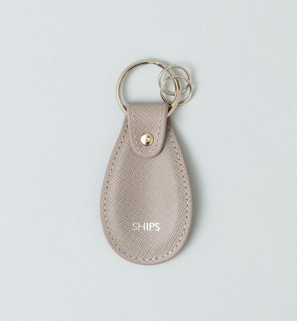 SHIPS「SHIPS: SAFFIANO LEATHER シューホーン キーホルダー」|チャーム・キーホルダー|ベージュ