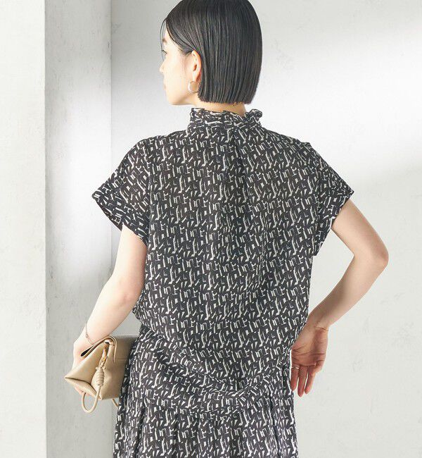 SHIPS for women「〈手洗い可能〉サッカー プリント フリル ネック 半袖 ブラウス」|シャツ・ブラウス|
