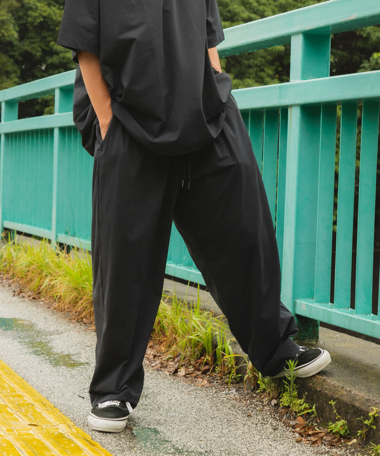 URBAN RESEARCH「Wide Dad　BREEZY TECH EASY PANTS」|その他|