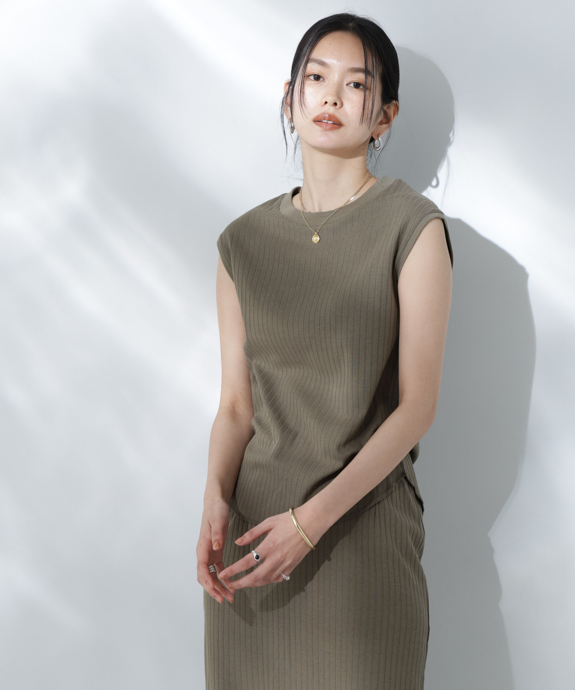 NANO universe「Anti Soaked(R) 汗染み防止リブノースリーブTシャツ（セットアップ可）」|Tシャツ・カットソー|カーキ