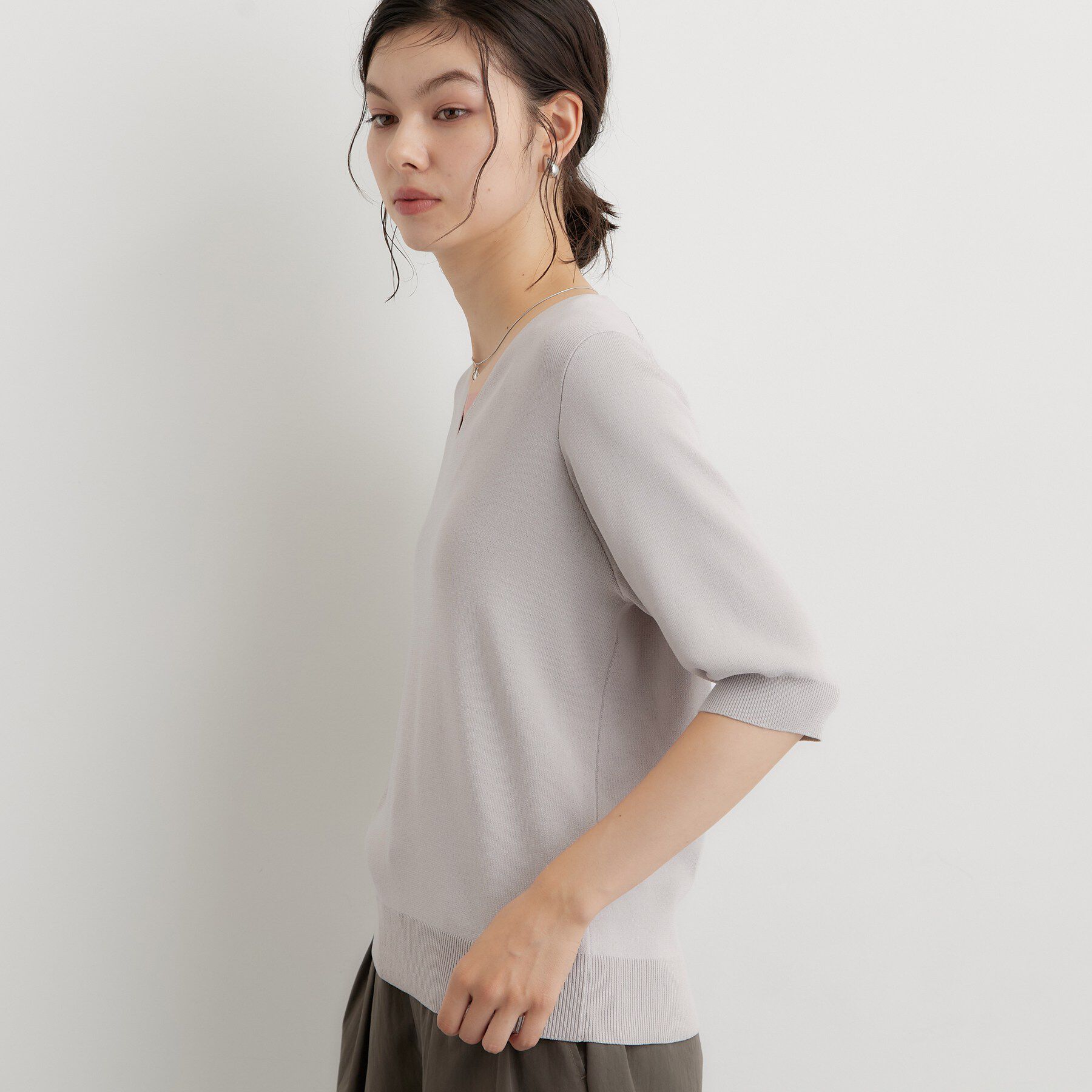 THE SHOP TK「【ひんやり/UV】すっきりVネック 6分袖ニット」|ニット・セーター|