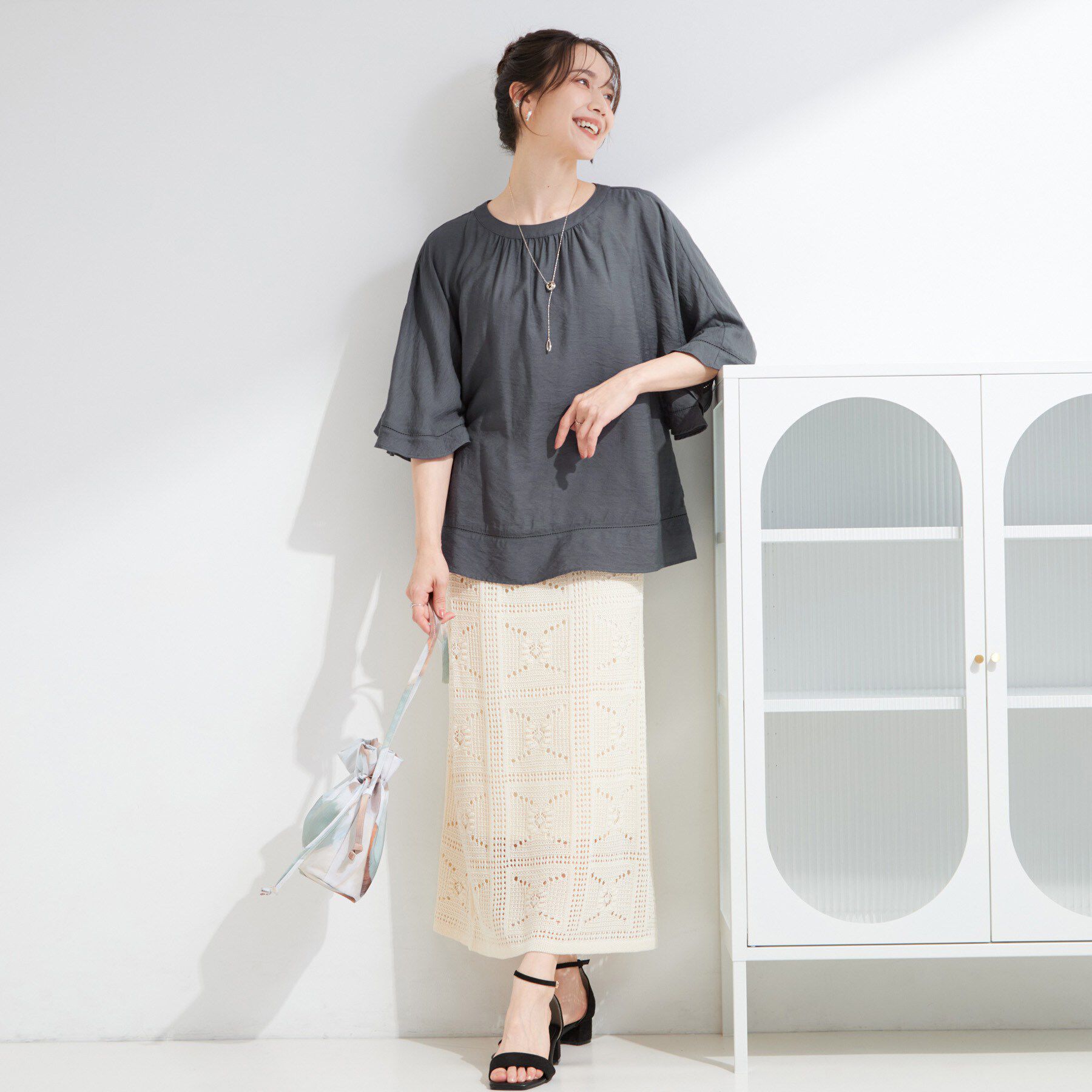 SHOO･LA･RUE「【ひんやり/S-LL/体型カバー】はしごレースが涼し気な スラブポンチョ風ブラウス」|シャツ・ブラウス|