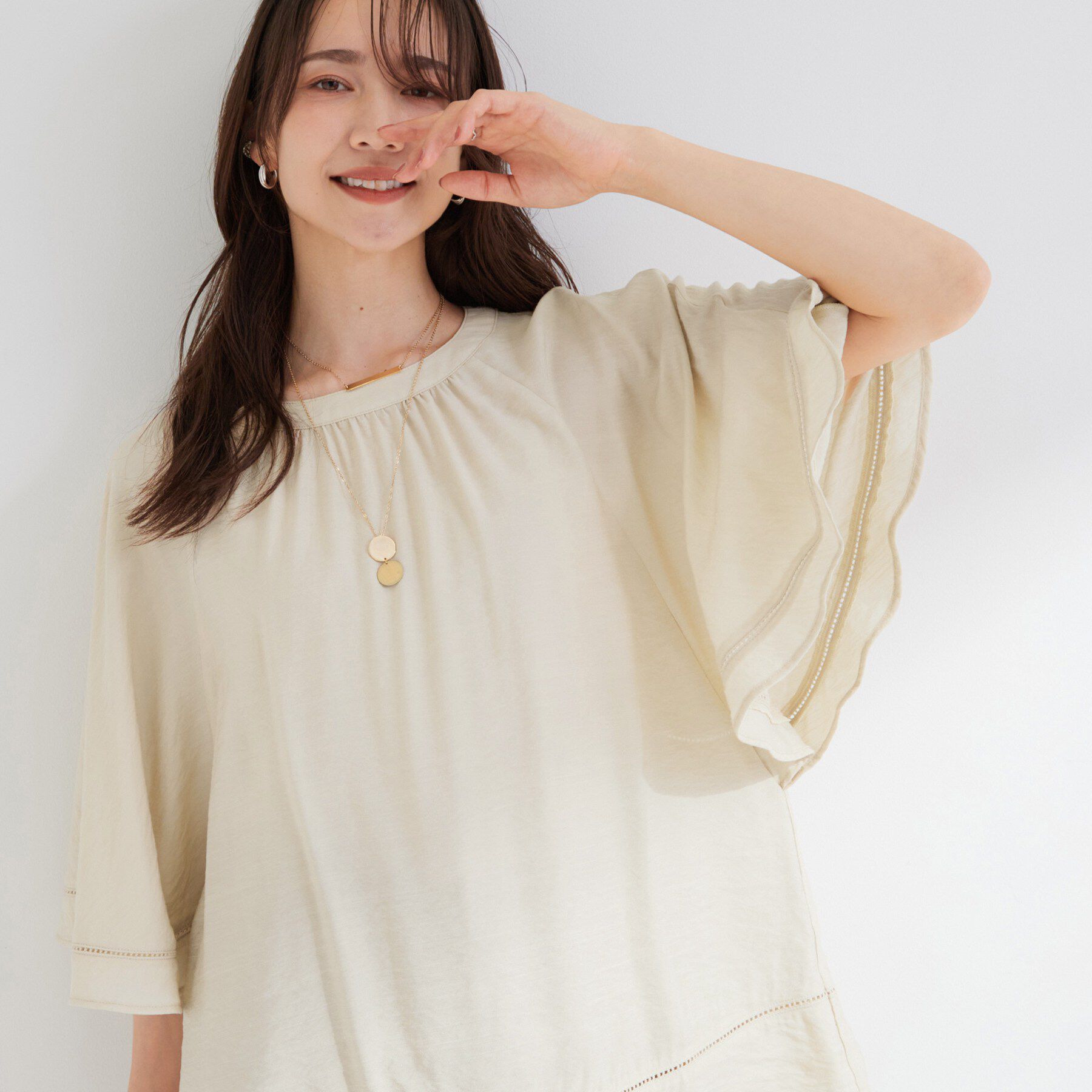 SHOO･LA･RUE「【ひんやり/S-LL/体型カバー】はしごレースが涼し気な スラブポンチョ風ブラウス」|シャツ・ブラウス|ライトベージュ(05