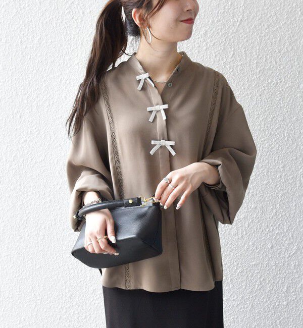 SHIPS any「《予約》〈手洗い可能〉リボン モチーフ スタンドカラー シャツ ブラウス［NAVY BLUE］」|シャツ・ブラウス|