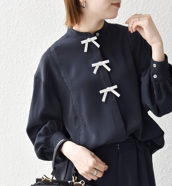 SHIPS any「《予約》〈手洗い可能〉リボン モチーフ スタンドカラー シャツ ブラウス［NAVY BLUE］」|シャツ・ブラウス|