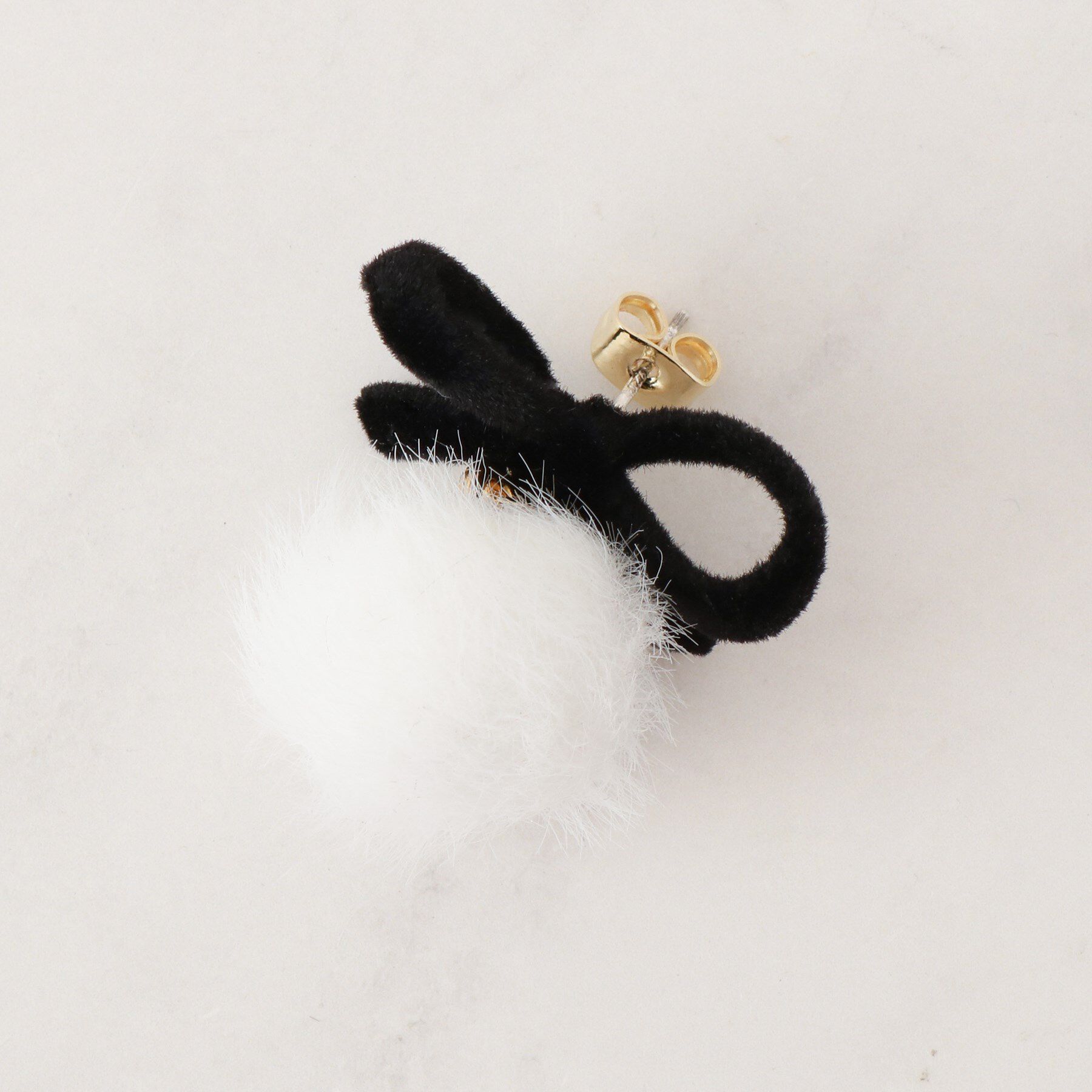 Couture broach「ベロアリボンフェイクファーピアス」|ピアス|
