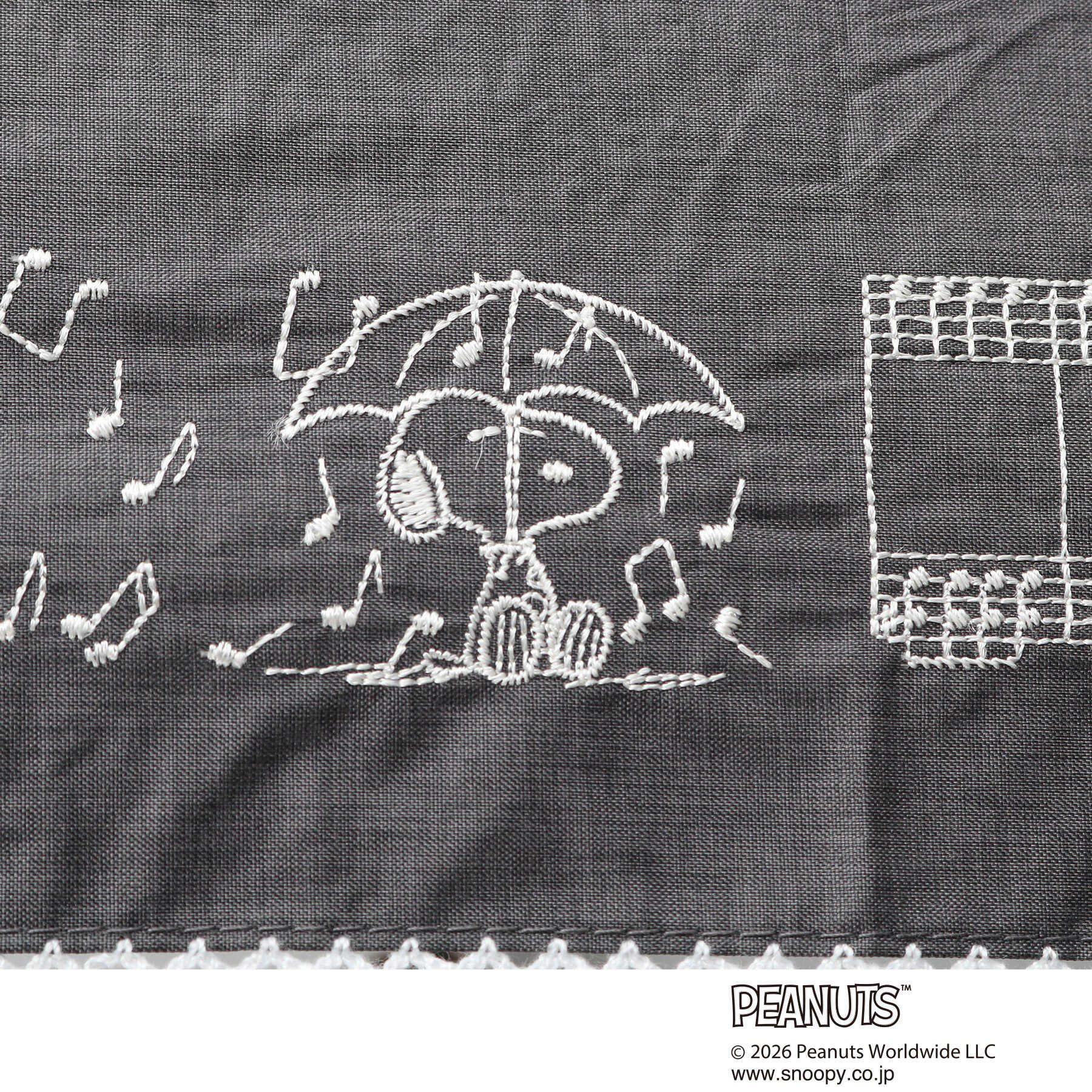 grove「スヌーピー刺繍シャンブレー折りたたみ傘」|傘|