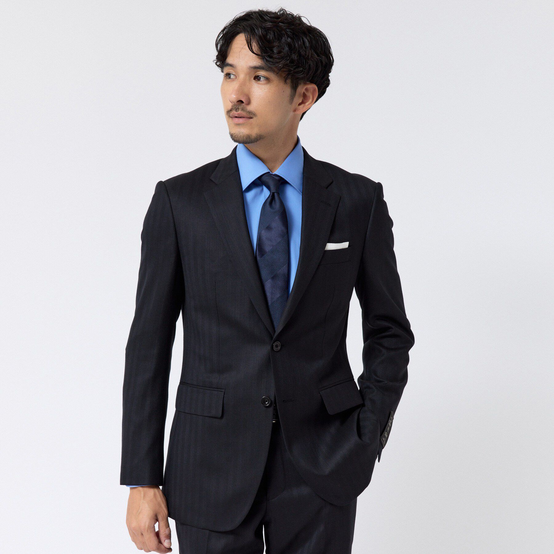 TAKEO KIKUCHI「シャイニーシャーク ストライプスーツ／スリーピース対応」|スーツ|