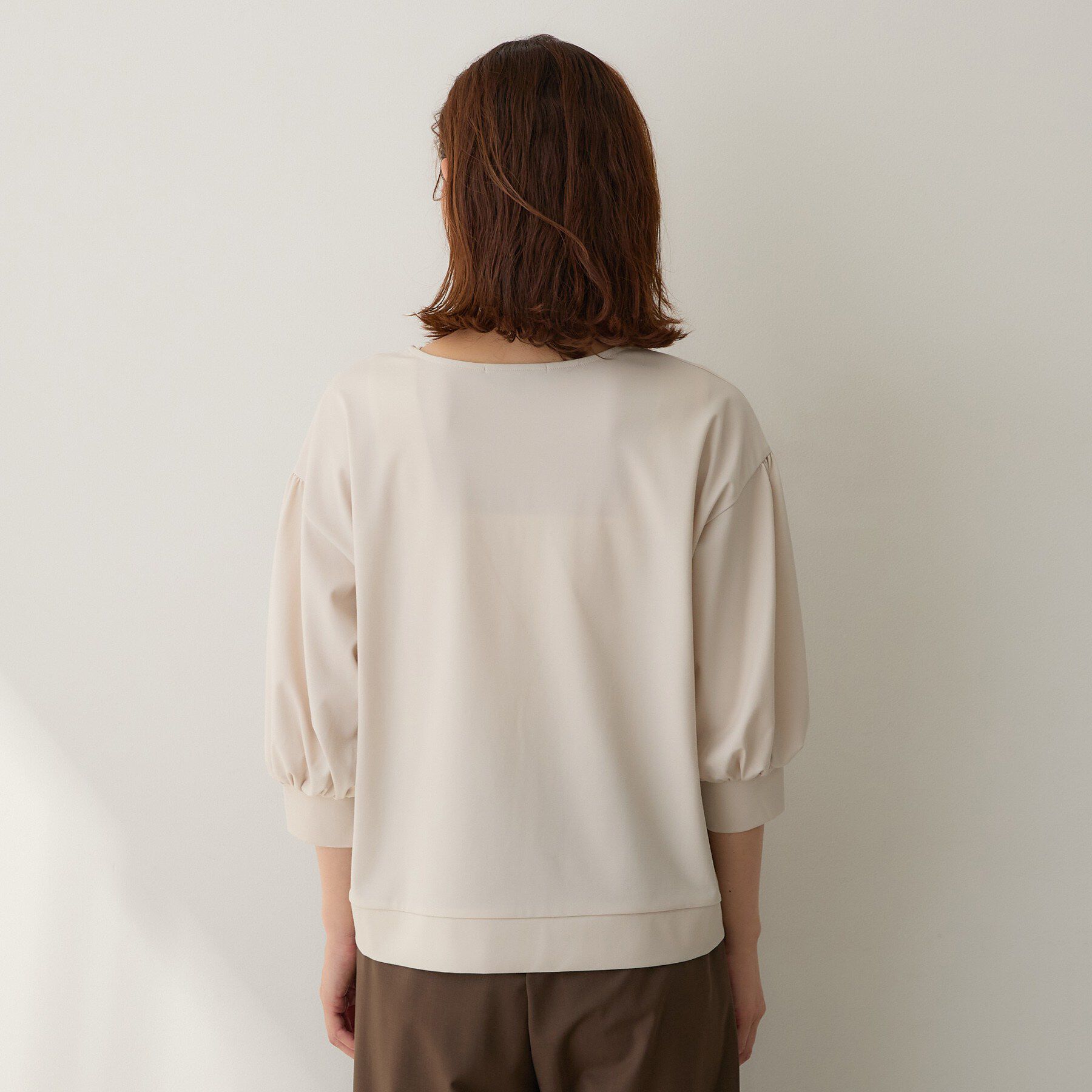 UNTITLED「【楽にきれい見え/体型カバー】パフスリーブジャージトップス」|Tシャツ・カットソー|