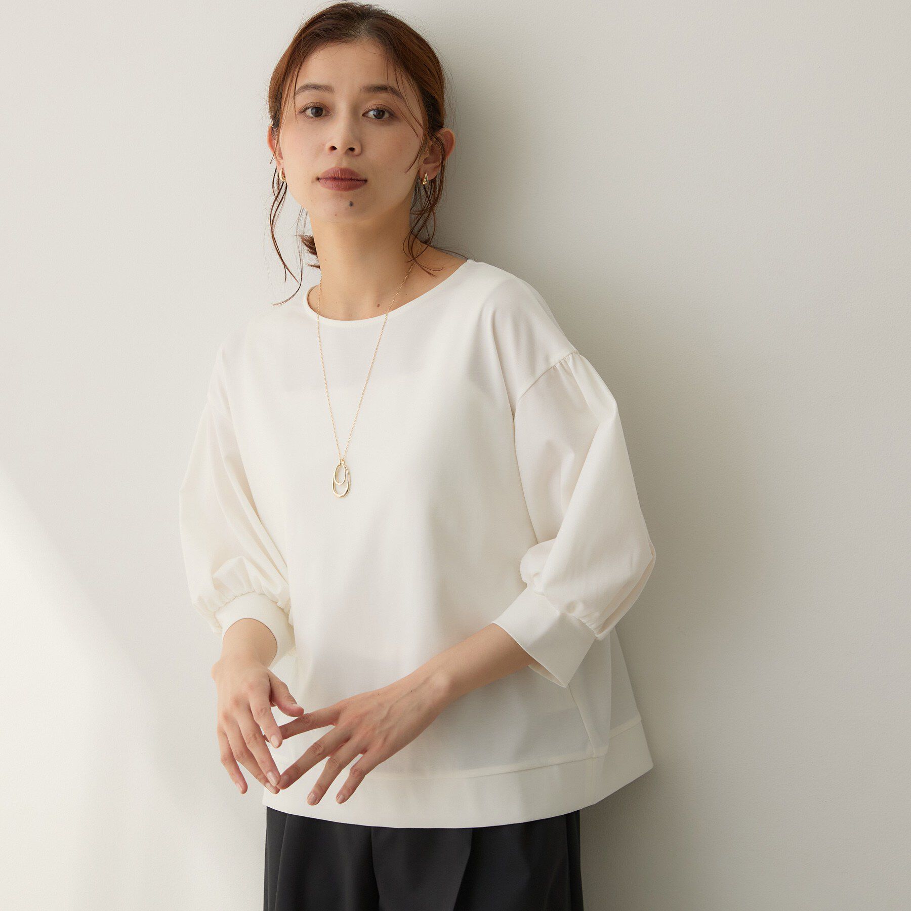 UNTITLED「【楽にきれい見え/体型カバー】パフスリーブジャージトップス」|Tシャツ・カットソー|