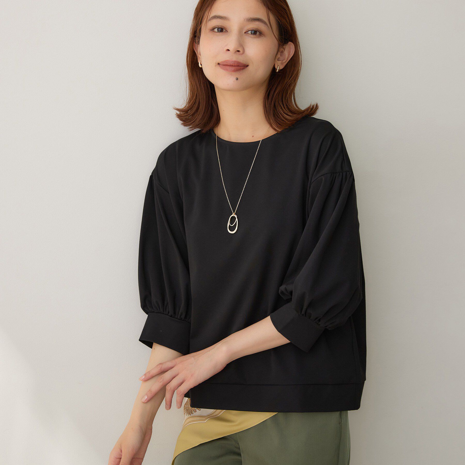 UNTITLED「【楽にきれい見え/体型カバー】パフスリーブジャージトップス」|Tシャツ・カットソー|