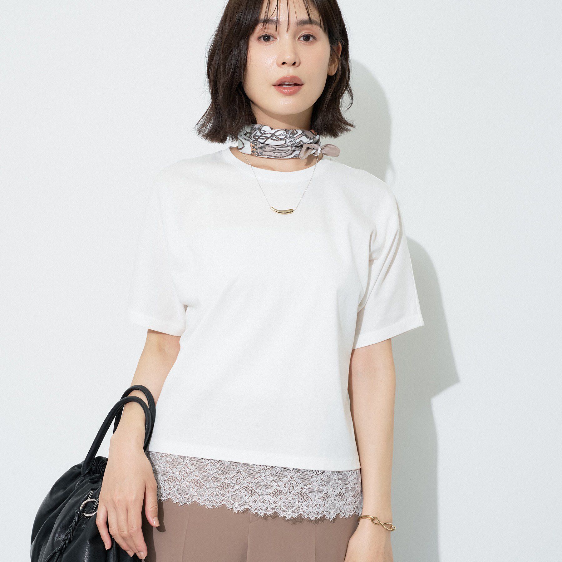 INDIVI「【汗ジミ防止／接触冷感】裾レースドルマンTシャツ」|Tシャツ・カットソー|ホワイト(001)
