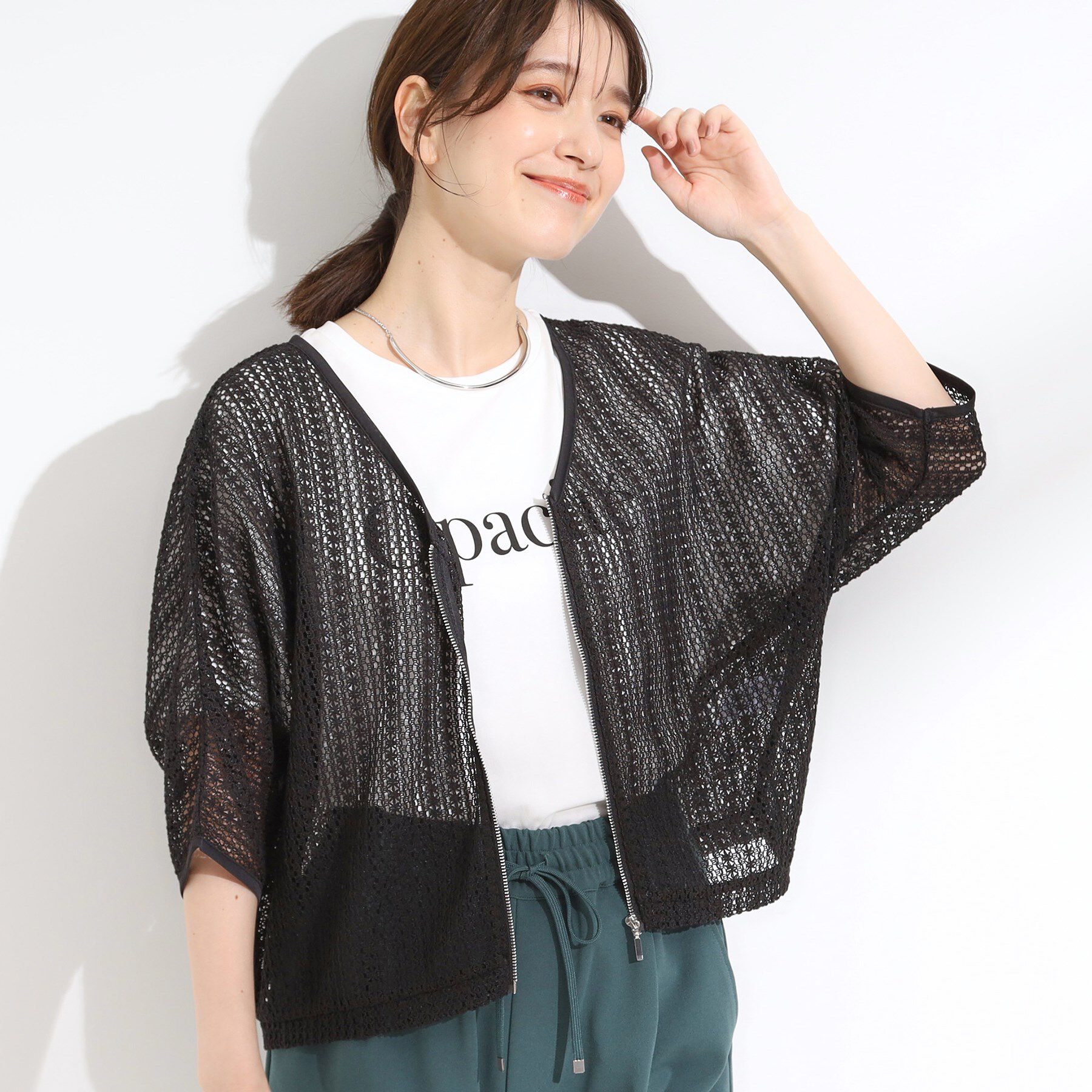 SHOO･LA･RUE「【洗える/S-LL】季節の変わり目に 透かし柄が涼やか ジップブルゾン」|ブルゾン・スタジャン|ブラック(019)