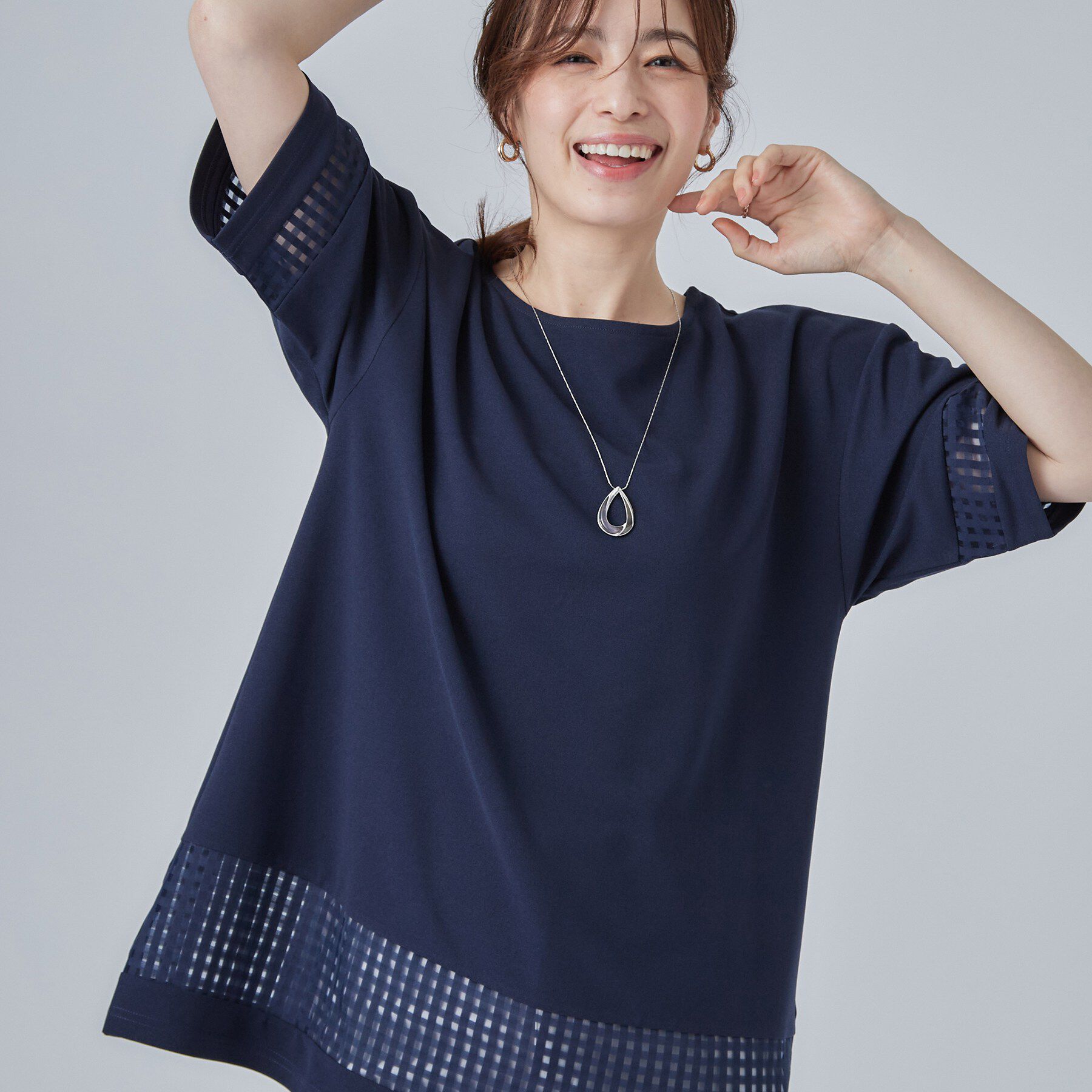 SHOO･LA･RUE「【S-LL】上品に体型カバー 大人のシアーチェックチュニック」|チュニック|ネイビー(094)