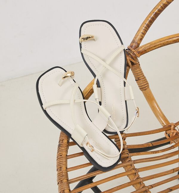 AU BANNISTER「【販売店舗限定】ニュアンスリング ストラップサンダル」|サンダル|アイボリー