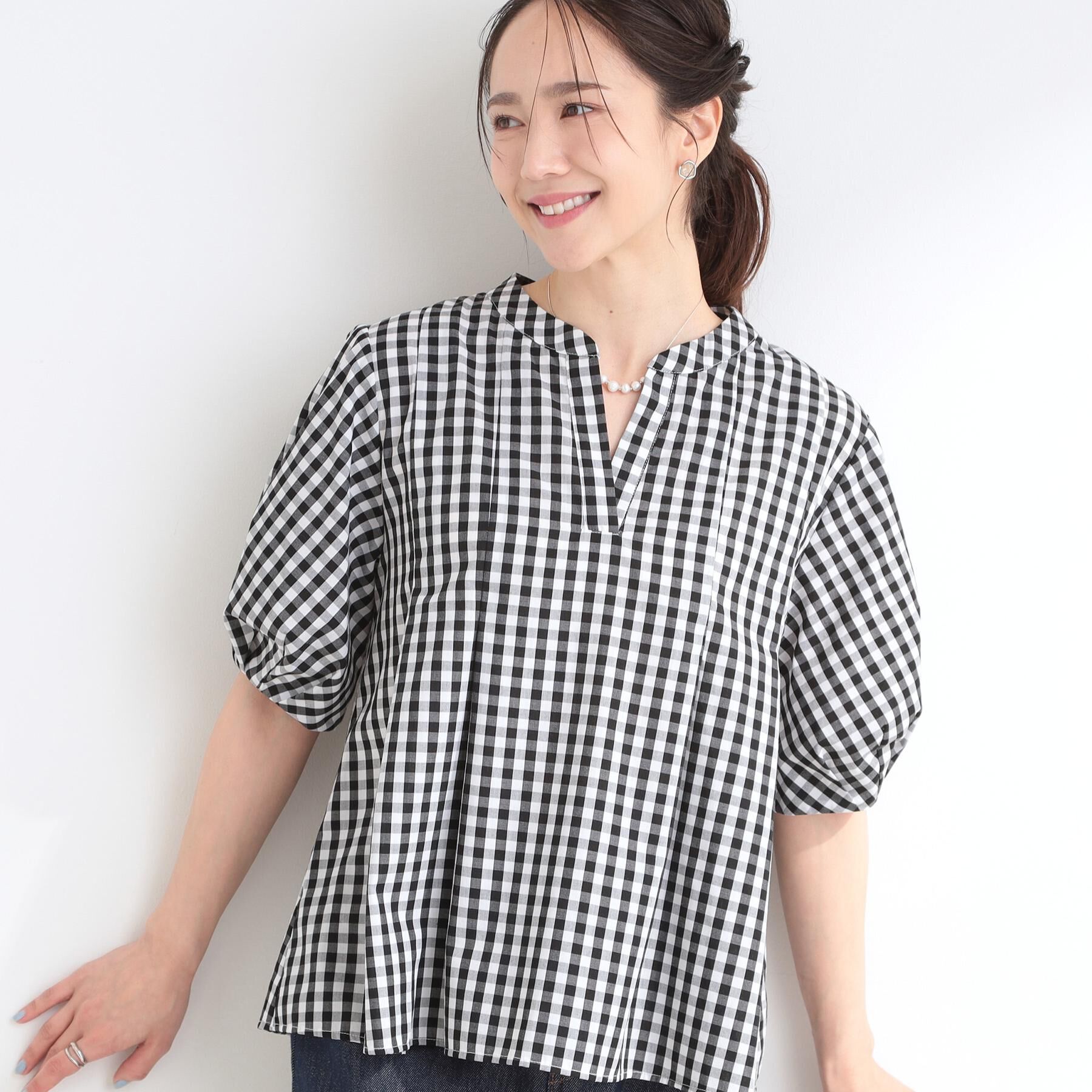 SHOO･LA･RUE「【高レビュー/洗濯後しわになりにくい/インせず着られる】自然に体型カバー 麻調ペプラムブラウス」|シャツ・ブラウス|ブラック(219)