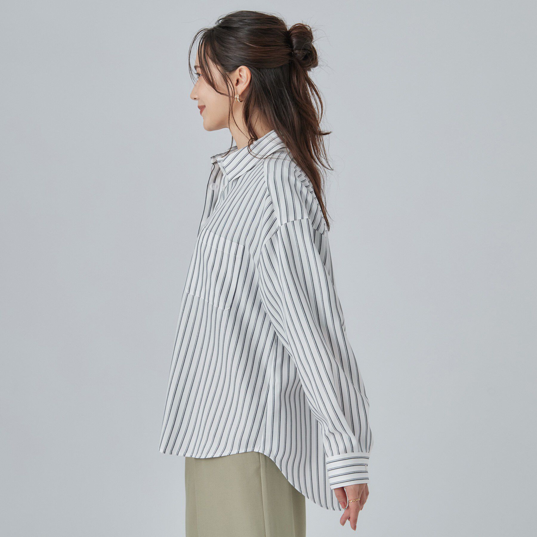 SHOO･LA･RUE「【洗濯後しわになりにくい/S-LL】選べる6パターン 羽織としても活躍する ベーシックシャツ」|シャツ・ブラウス|