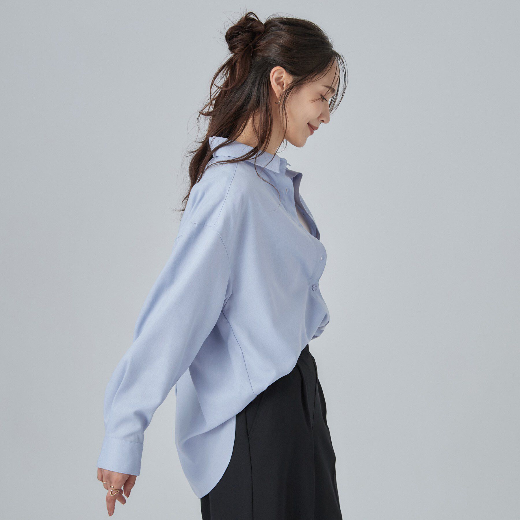 SHOO･LA･RUE「【洗濯後しわになりにくい/S-LL】選べる6パターン 羽織としても活躍する ベーシックシャツ」|シャツ・ブラウス|