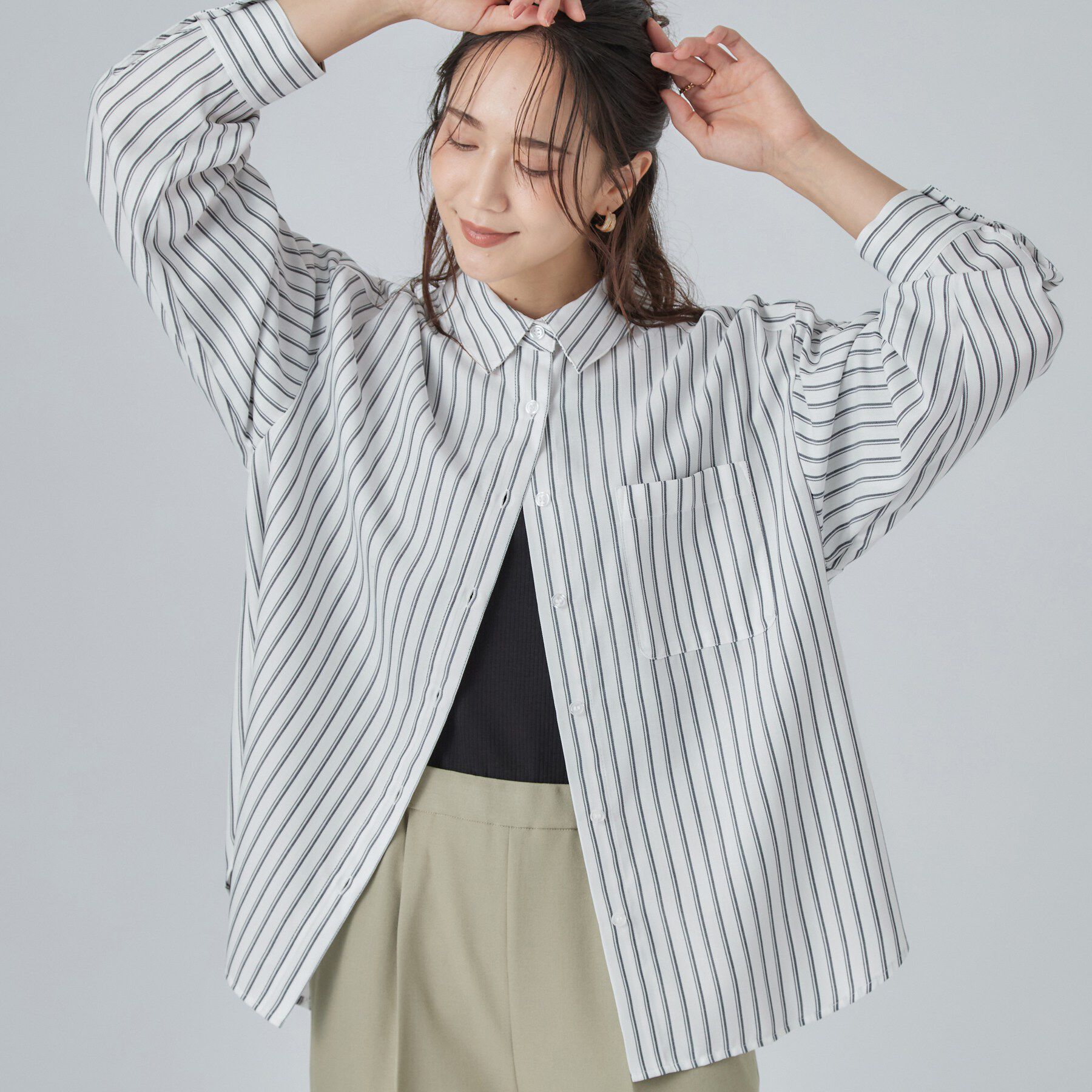 SHOO･LA･RUE「【洗濯後しわになりにくい/S-LL】選べる6パターン 羽織としても活躍する ベーシックシャツ」|シャツ・ブラウス|オフホワイト(303