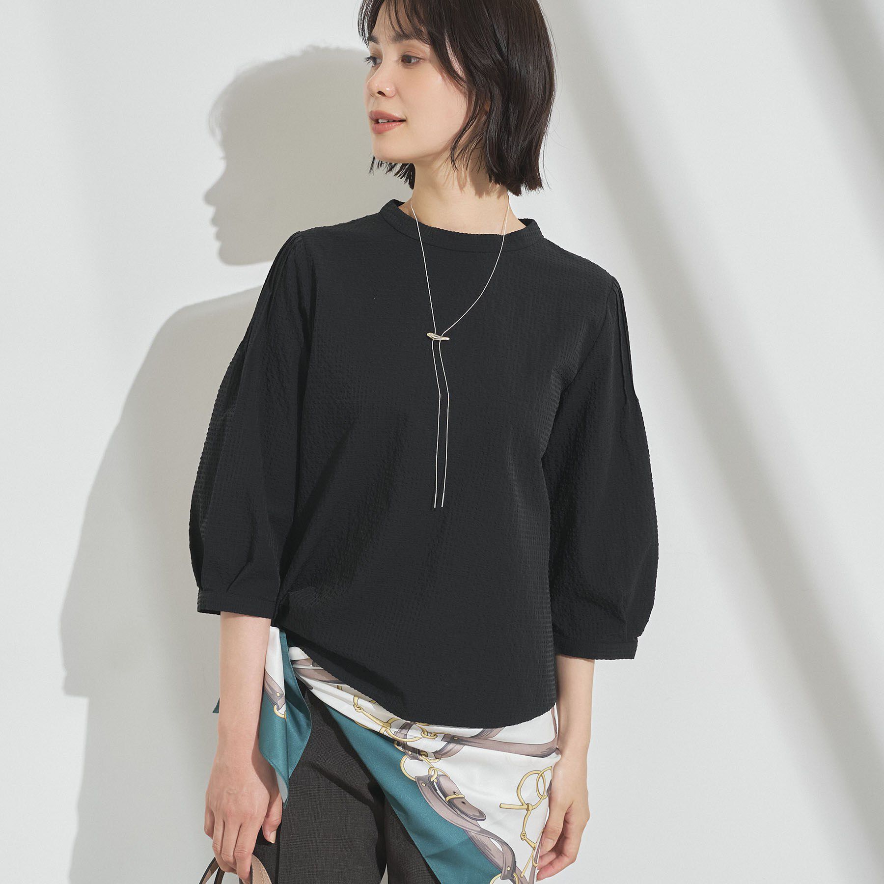 INDIVI「【UVケア／吸汗速乾】凹凸素材ミニスタンドトップス」|Tシャツ・カットソー|ブラック(019)