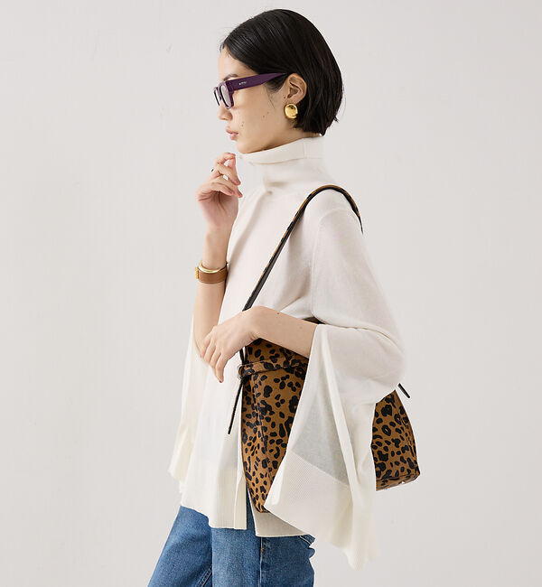 The Store by C' 「【TOTEME】SLIT SLEEVE TURTLENECK／スリットスリーブタ」|ニット・セーター|