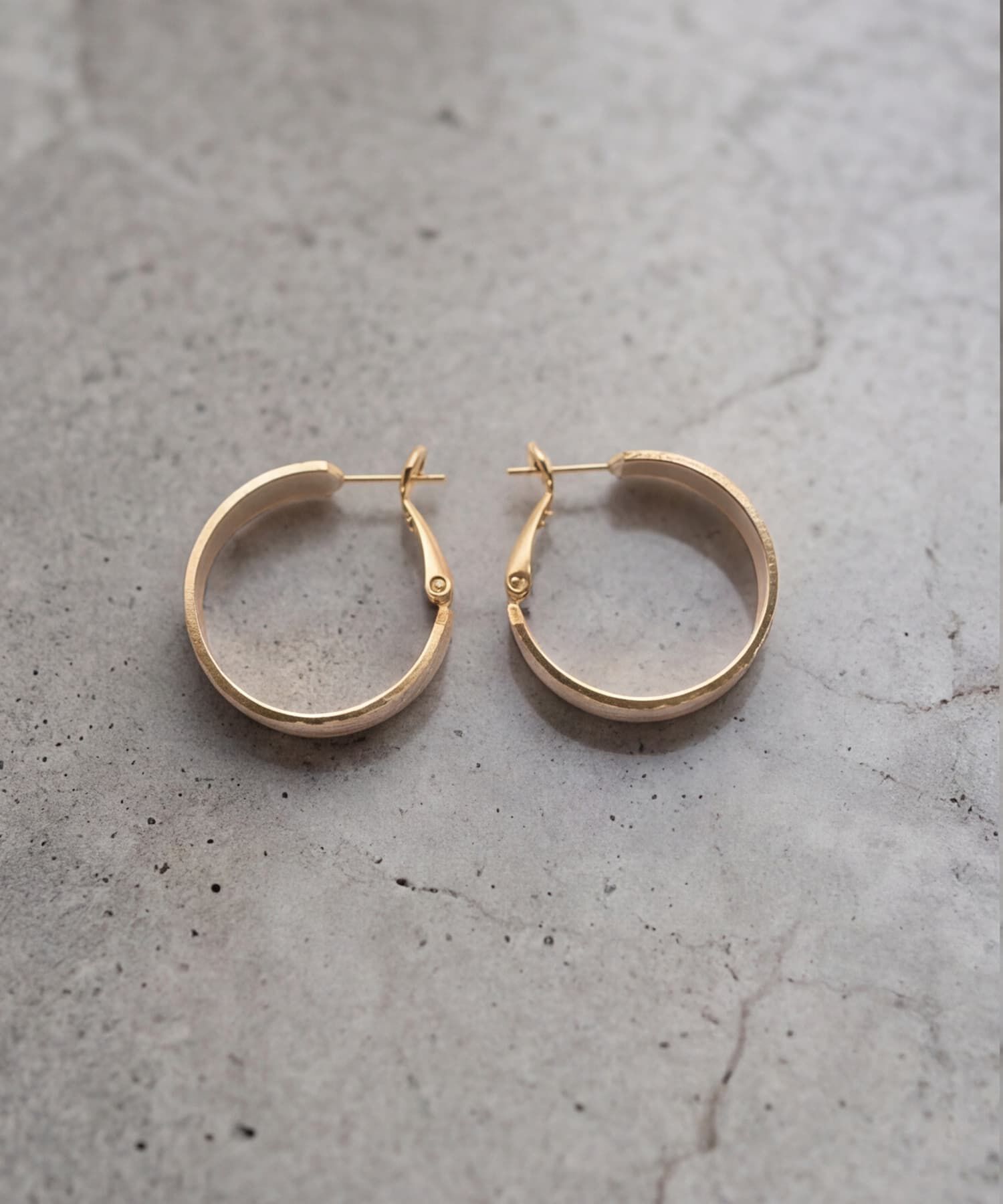 STYLE DELI「テクスチャー平打ちフープピアス」|ピアス|