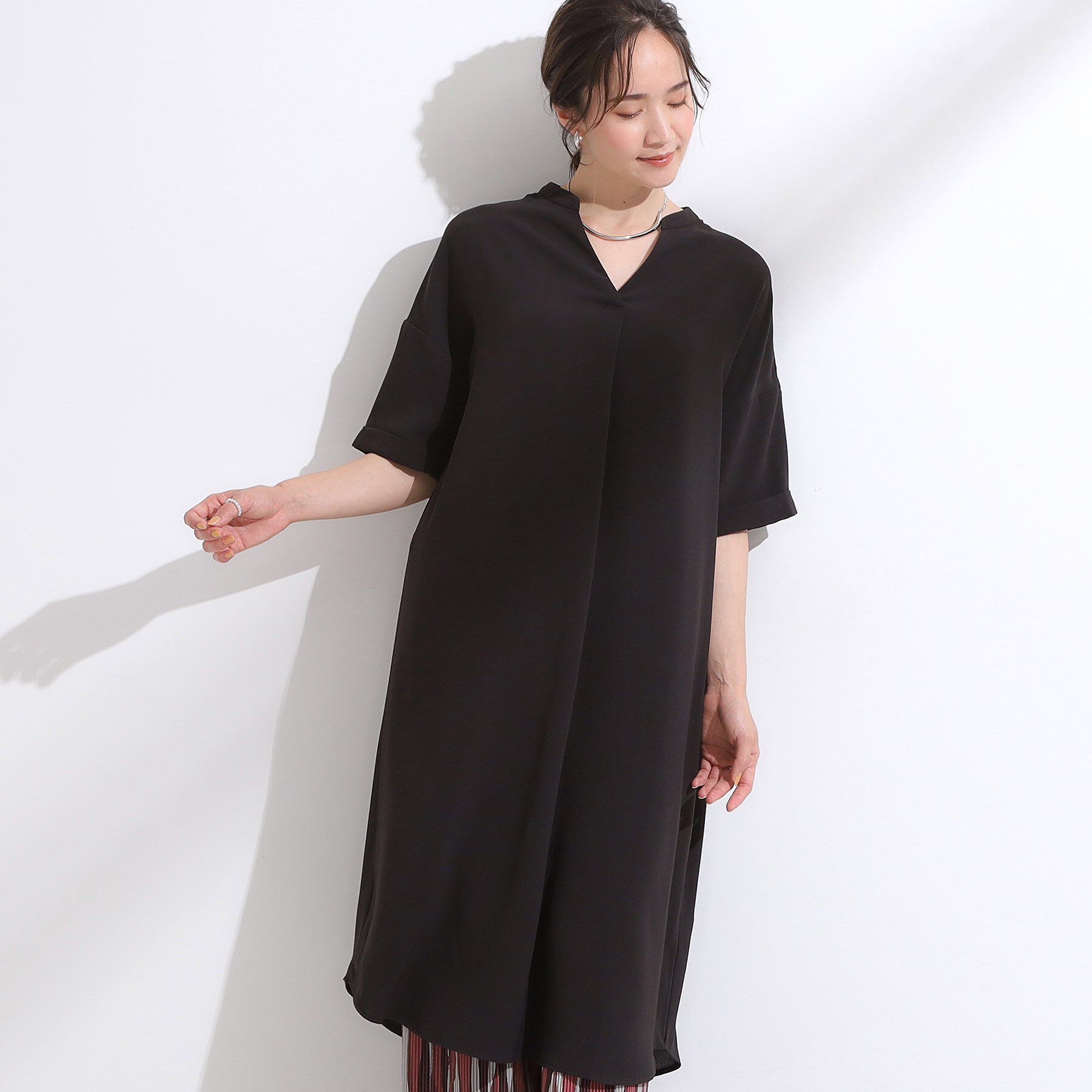 SHOO･LA･RUE「【S-LL/洗濯後しわになりにくい/体型カバー】後ろ姿もサマになる バックレースアップチュニック」|チュニック|ブラック(019)