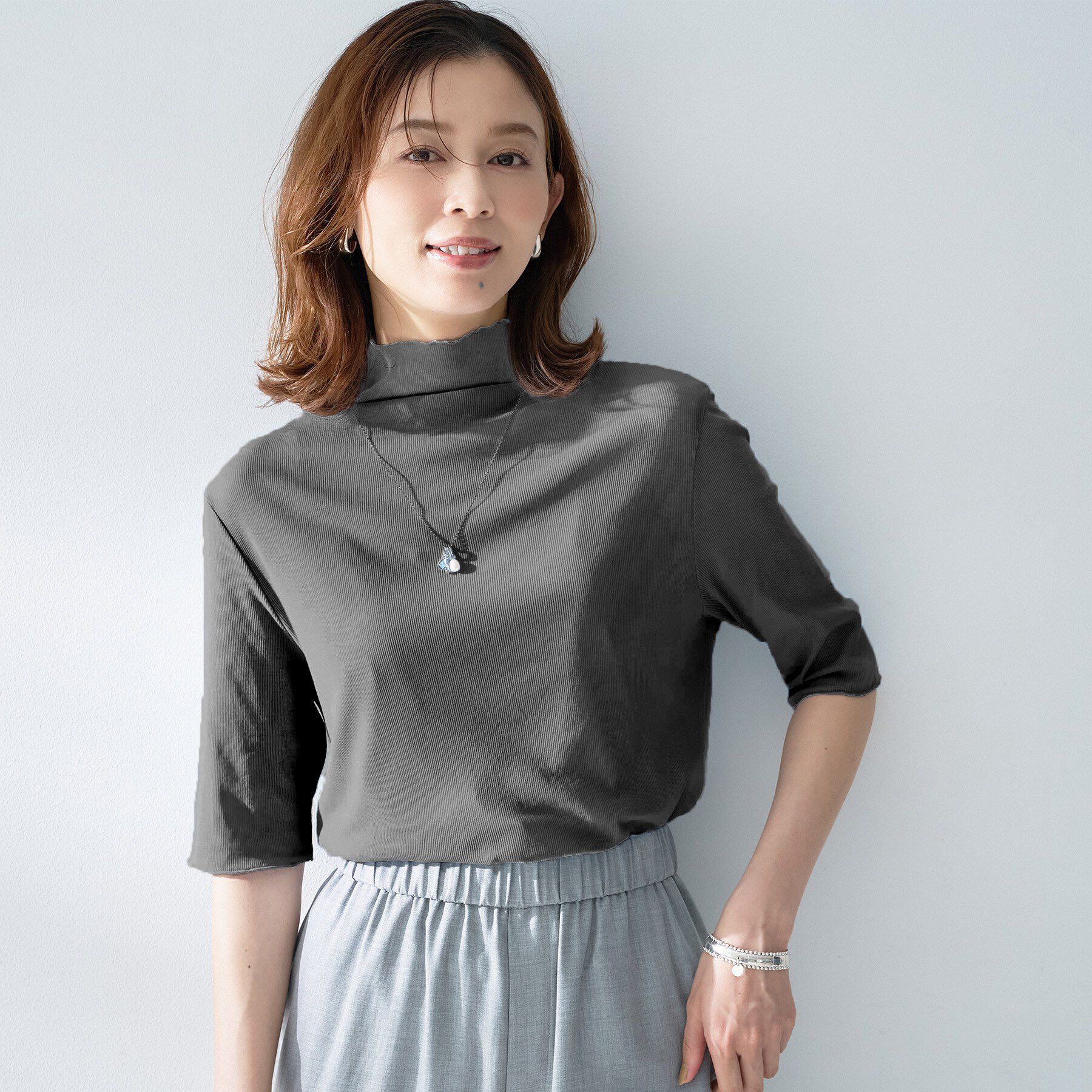 UNTITLED「【重ね着レイヤードに】シアーテレコハイネックトップス」|Tシャツ・カットソー|チャコールグレー(0