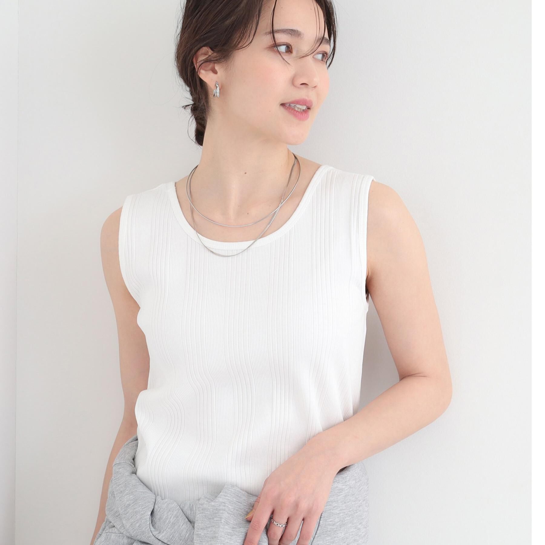 SHOO･LA･RUE「【前後2WAY/洗濯機可/S-LL】スクエアネックで小顔効果 ランダムテレコタンクトップ」|キャミソール|ホワイト(001)