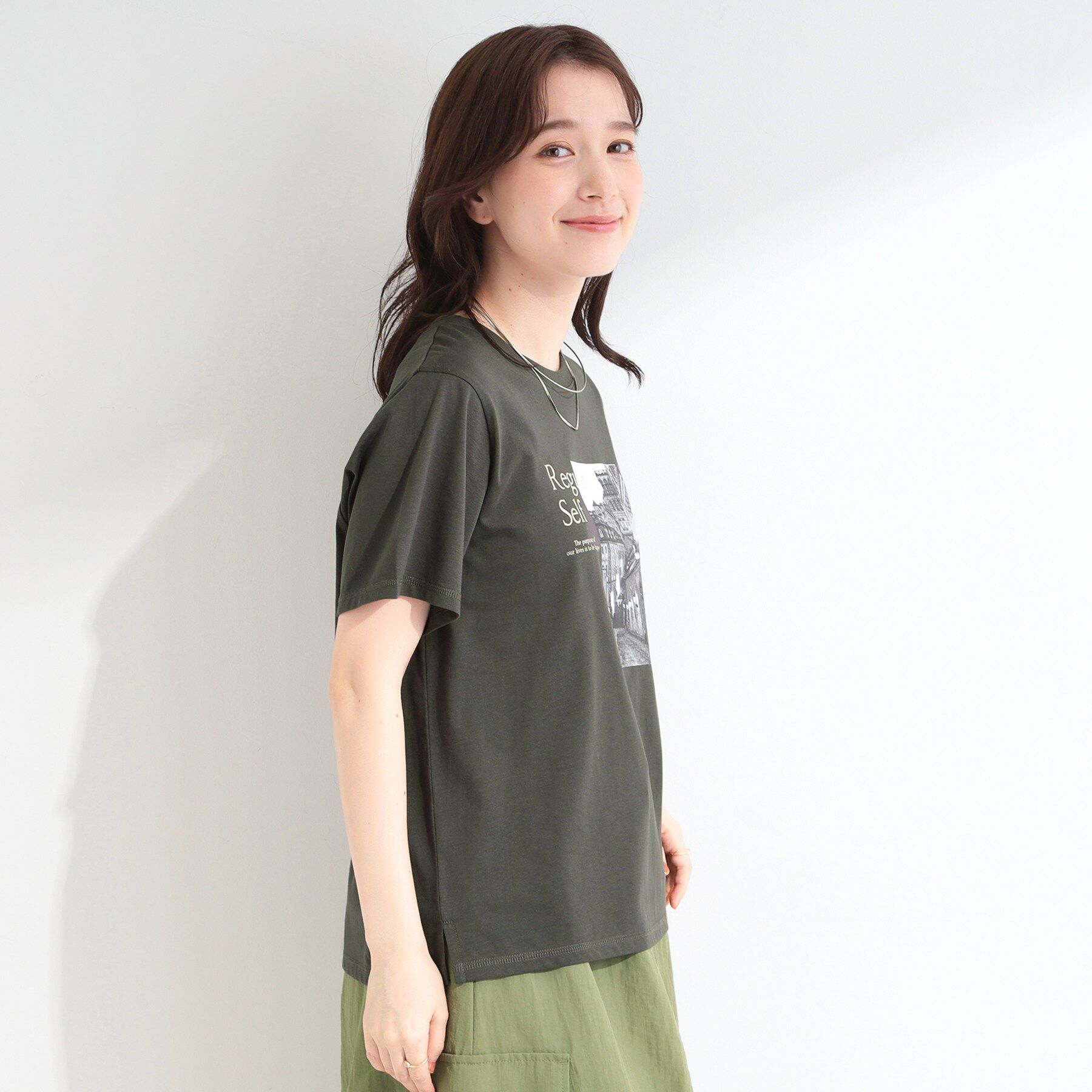 SHOO･LA･RUE「【S-LL/洗濯機可】大人のベーシックカラープリントTシャツ」|Tシャツ・カットソー|