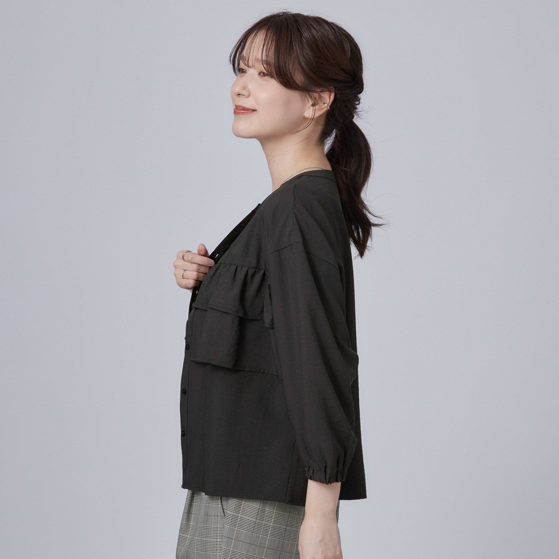 SHOO･LA･RUE「【S-LL/洗濯機可】1枚で華やか ティアードフリルブラウス」|シャツ・ブラウス|