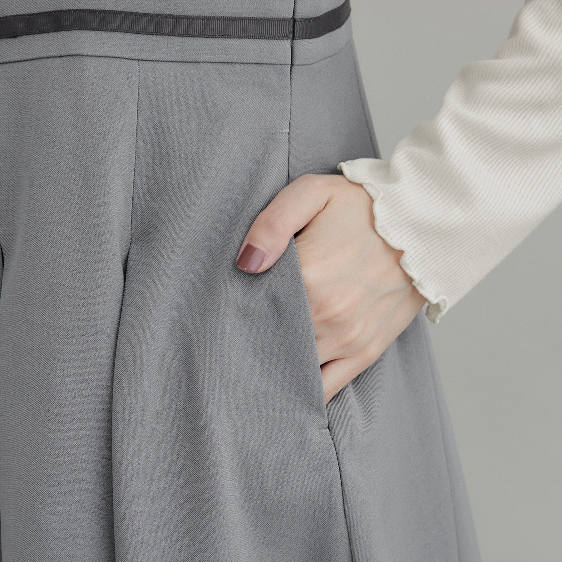 Couture broach「【フレアで腰回りカバー】タックキャミワンピース」|ワンピース|