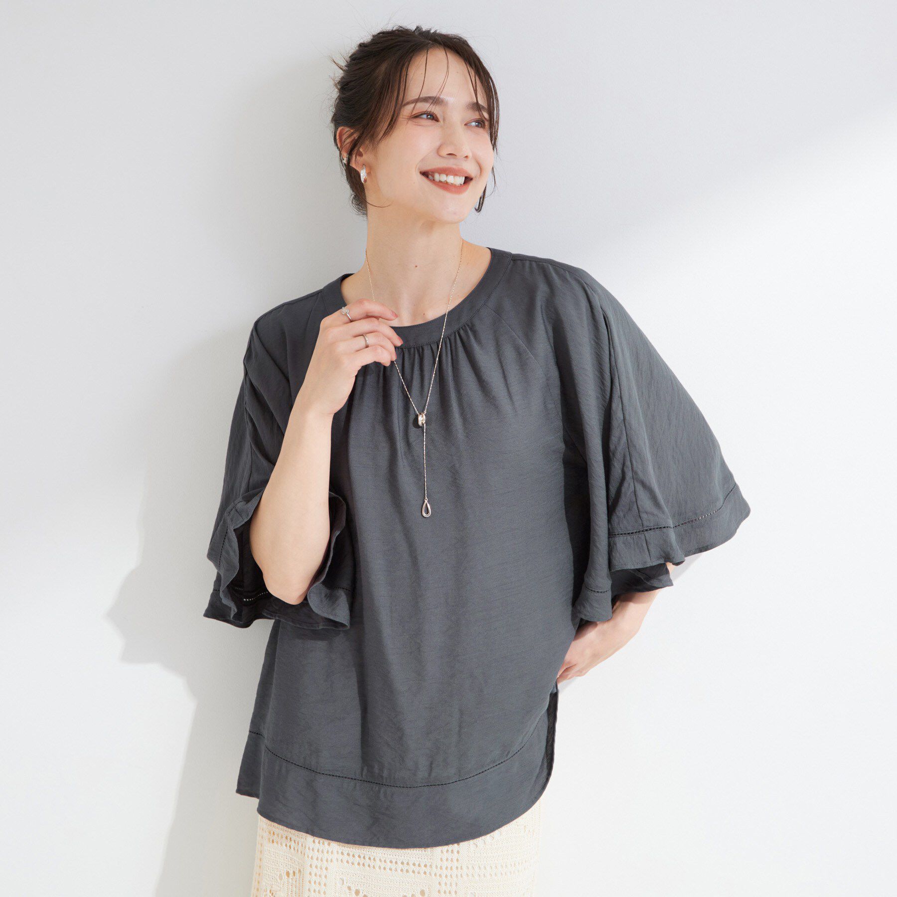 SHOO･LA･RUE「【S-LL/洗濯機可/体型カバー】はしごレースがポイント スラブポンチョ風ブラウス」|シャツ・ブラウス|