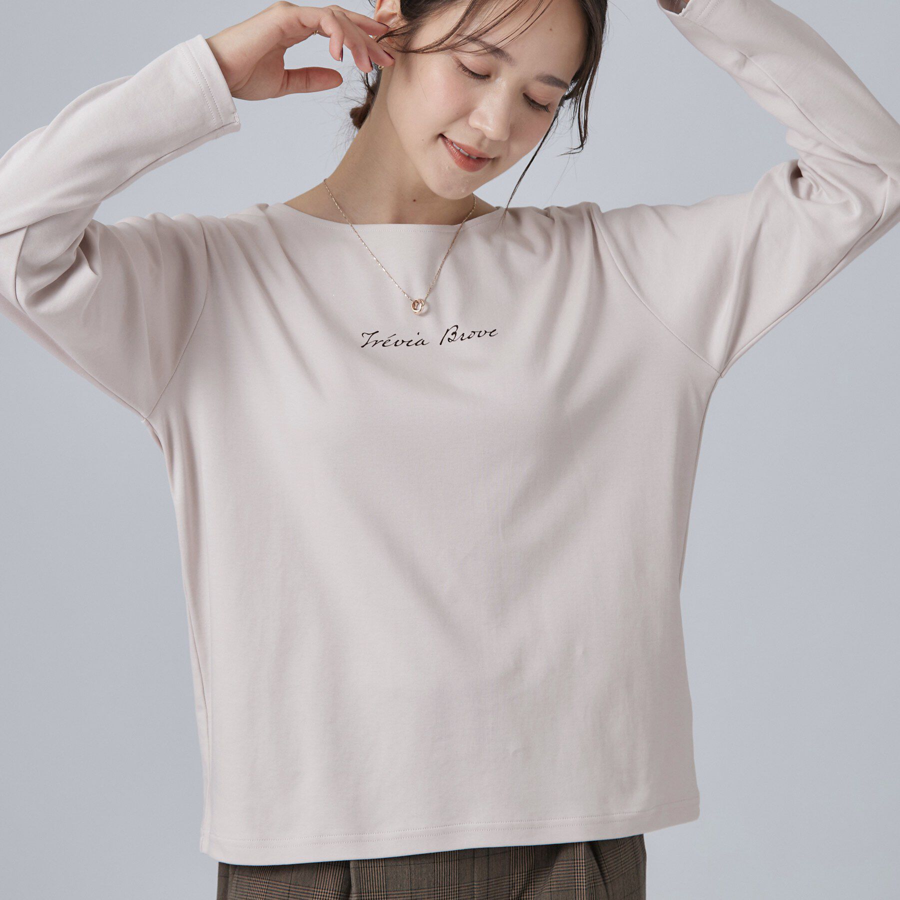 SHOO･LA･RUE「【UV/S-LL/洗濯機可】大人上品 ロゴプリントロンT」|Tシャツ・カットソー|ライトグレー(211