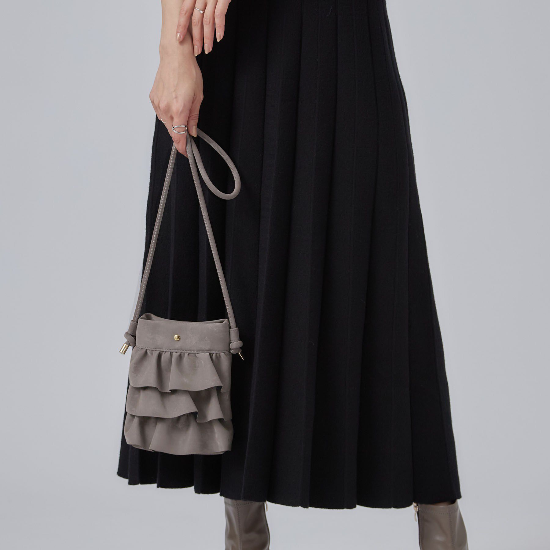 SHOO･LA･RUE「光沢生地フリルミニショルダーバッグ」|ショルダー・メッセンジャー|