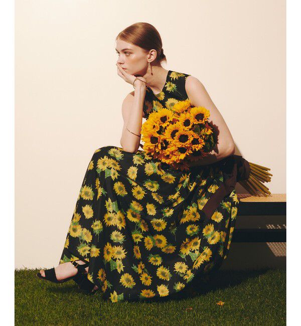 LOULOU WILLOUGHBY「WEB 一部店舗限定 サンフラワープリントバッククロスワンピース」|ワンピース|ブラック系