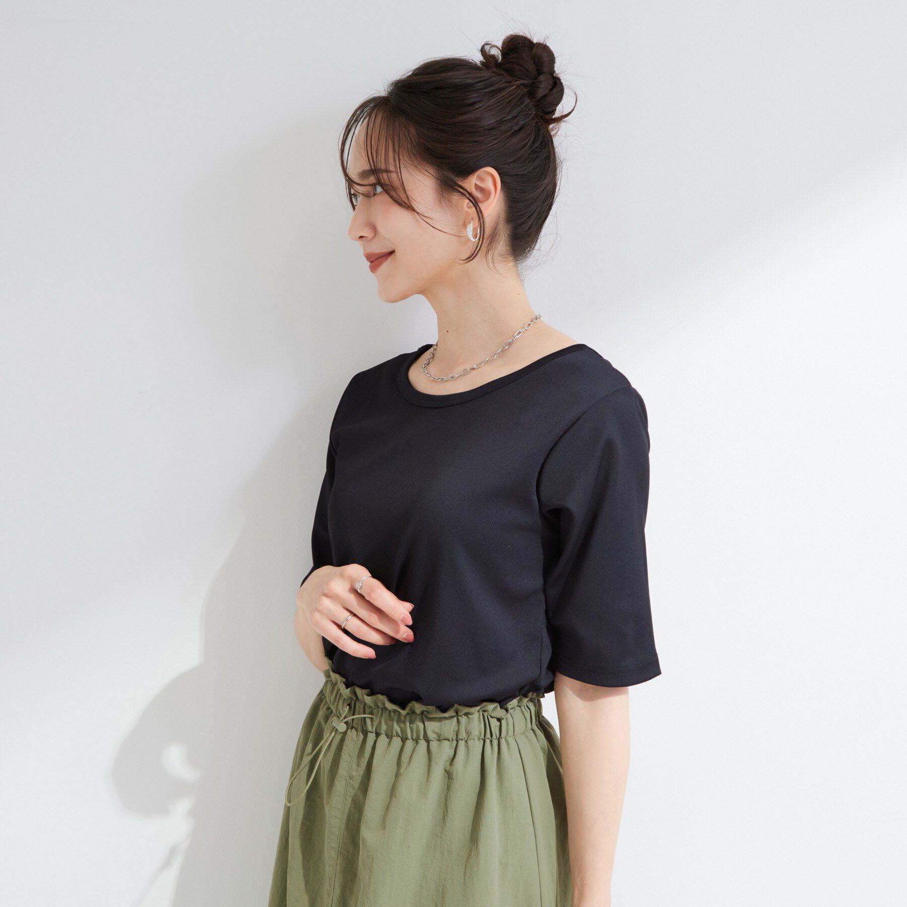 SHOO･LA･RUE「【前後2WAY/S-LL/洗濯機可】着回しやすい 5分袖テレコトップス」|Tシャツ・カットソー|