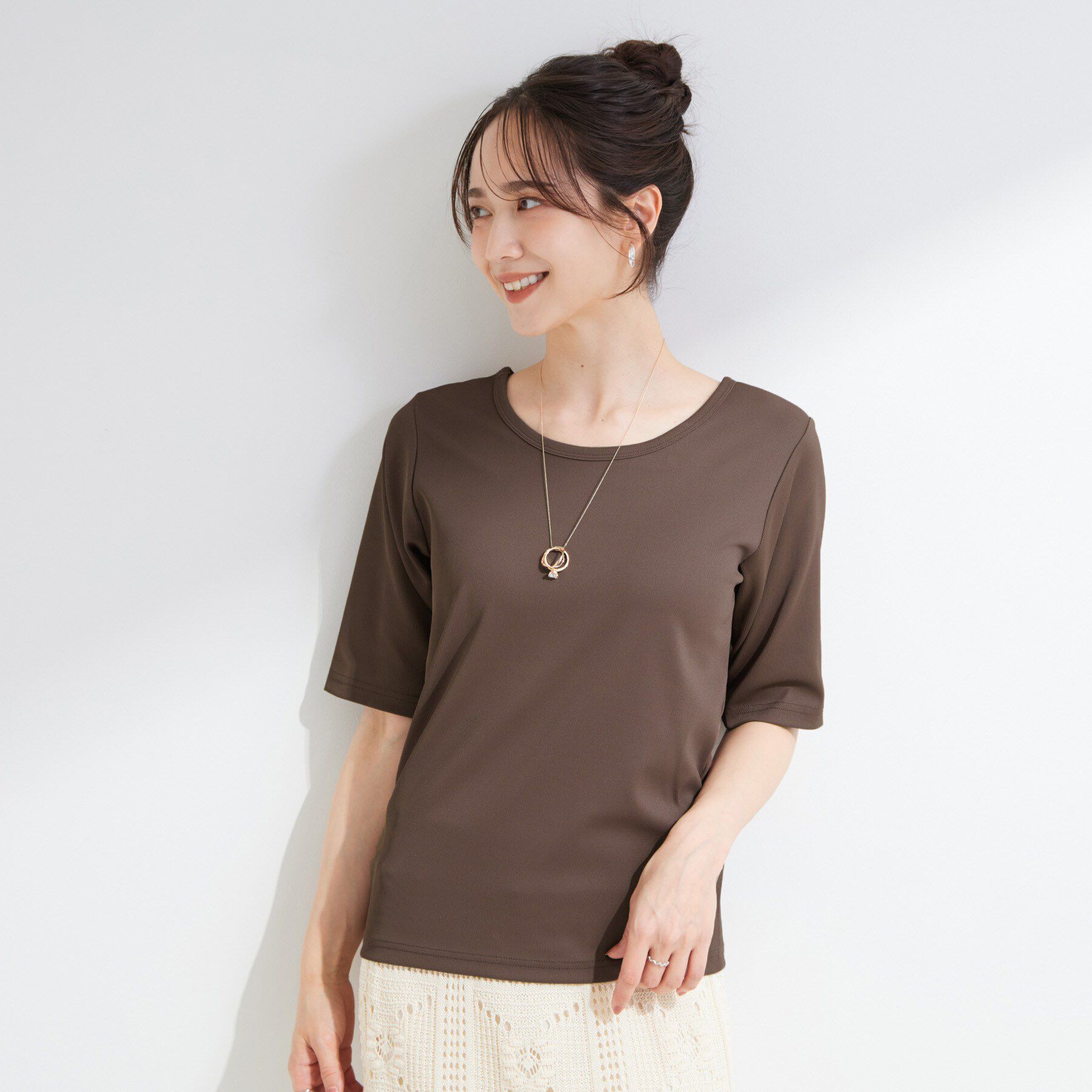 SHOO･LA･RUE「【前後2WAY/S-LL/洗濯機可】着回しやすい 5分袖テレコトップス」|Tシャツ・カットソー|