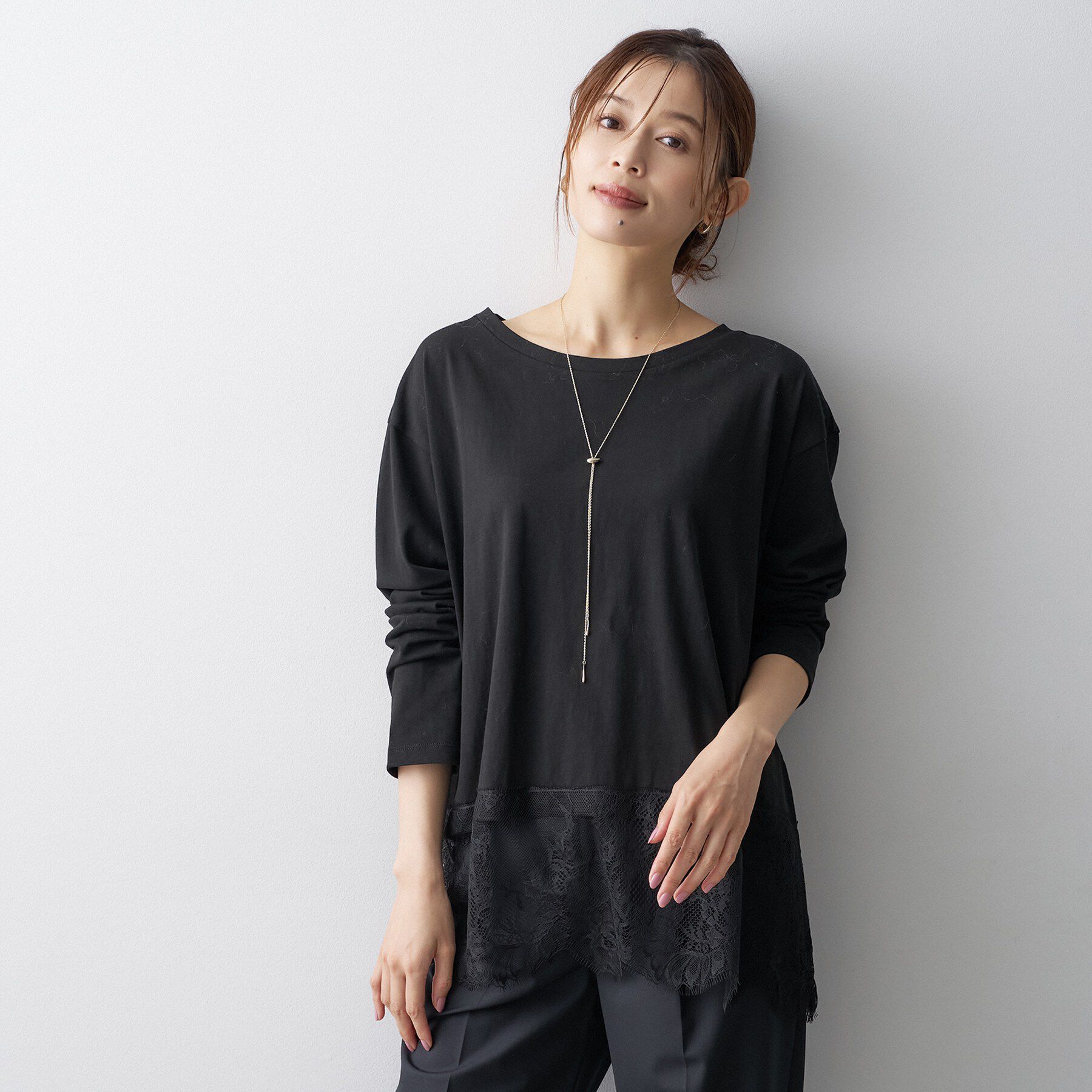 UNTITLED「レースドッキングプルオーバー」|Tシャツ・カットソー|ブラック(019)