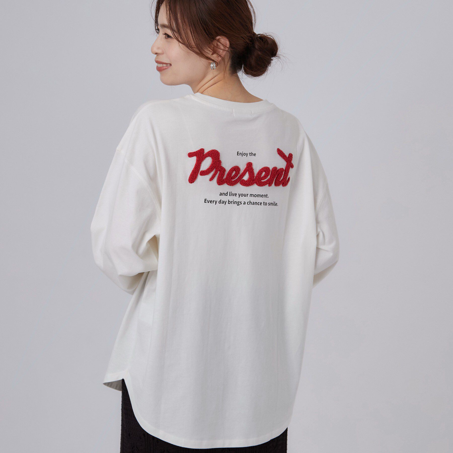 SHOO･LA･RUE「【選べる4柄/体型カバー】ゆるっと着られる BIGロンT」|Tシャツ・カットソー|ホワイト(001)