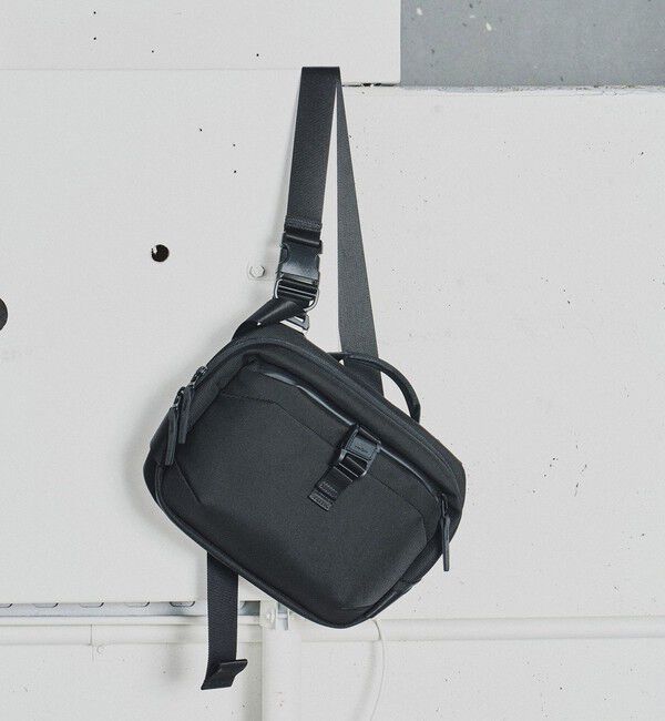 BEAUTY&YOUTH UNITED ARROWS「【別注】＜Aer＞コミューター スリング 2 ショルダーバッグ」|ショルダー・メッセンジャー|BLACK