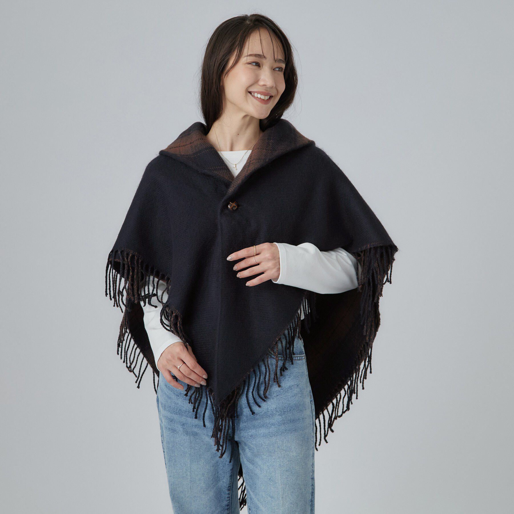 SHOO･LA･RUE「【リバーシブル】チェック&times;無地ケープ」|ストール|