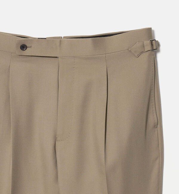 UNITED ARROWS「カバートクロス ツイル サイドアジャスター 1プリーツ テーパード スラックス」|チノ|