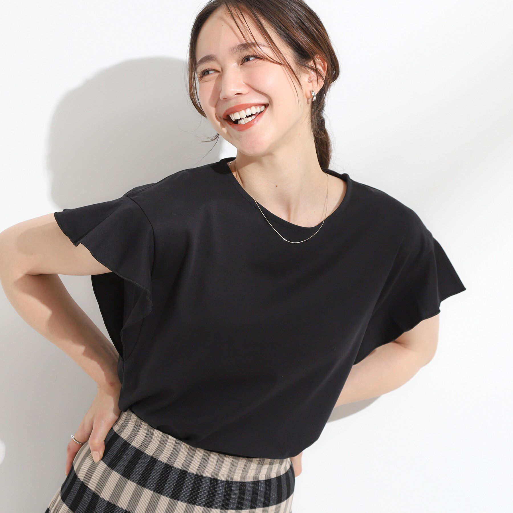 SHOO･LA･RUE「【汗ジミ防止/ひんやり/UV】フリルスリーブTシャツ」|Tシャツ・カットソー|ブラック(019)