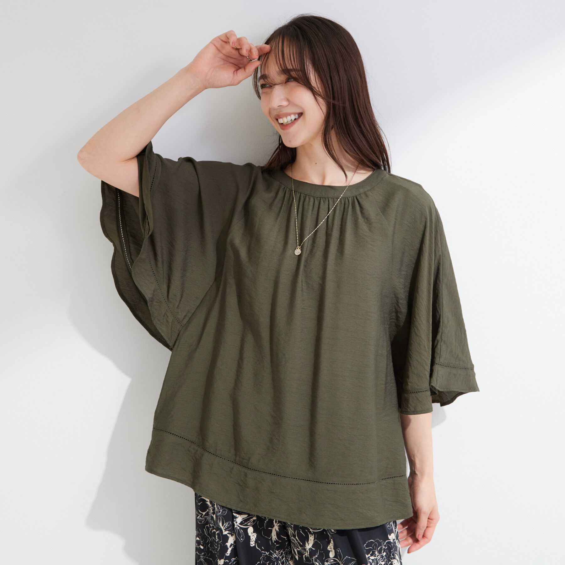 SHOO･LA･RUE「【S-LL/洗濯機可/体型カバー】はしごレースがポイント スラブポンチョ風ブラウス」|シャツ・ブラウス|