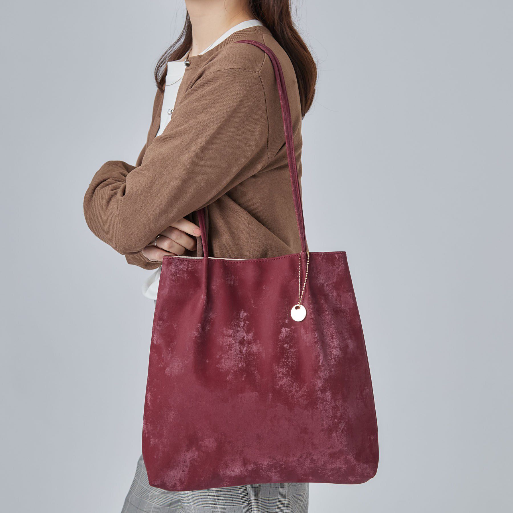 SHOO･LA･RUE「光沢生地つまみハンドルトートバッグ」|トートバッグ|