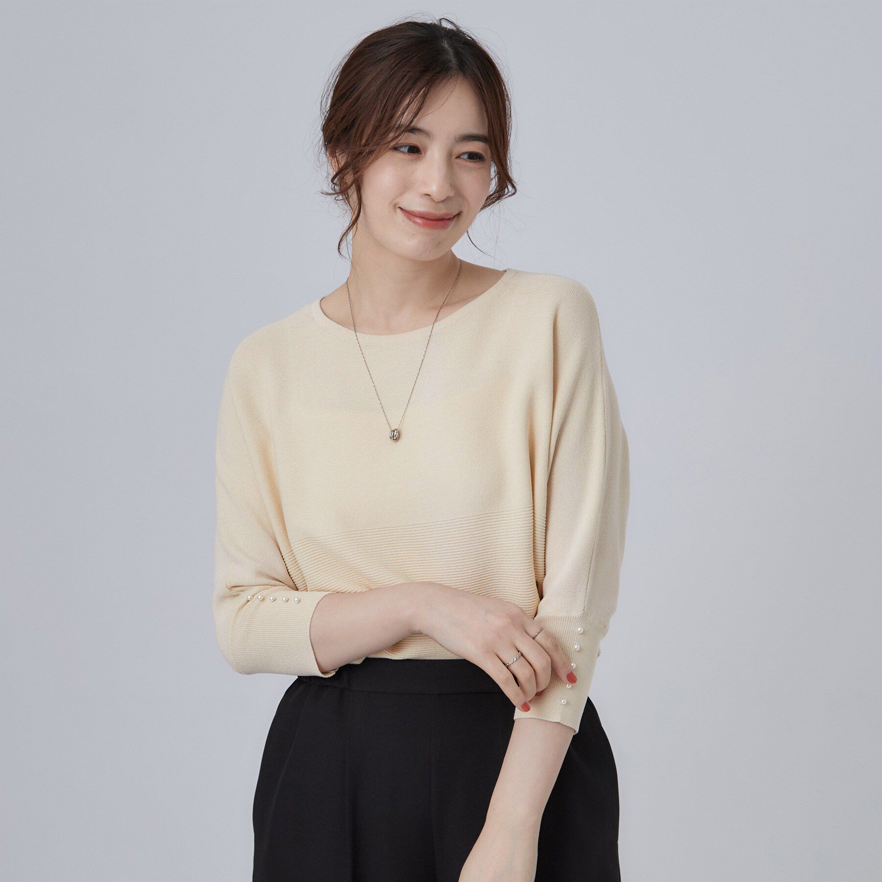 SHOO･LA･RUE「【毛玉になりにくい】パール調ボタンが女性らしさをプラス ガーター切替 7分袖ドルマンニット」|ニット・セーター|