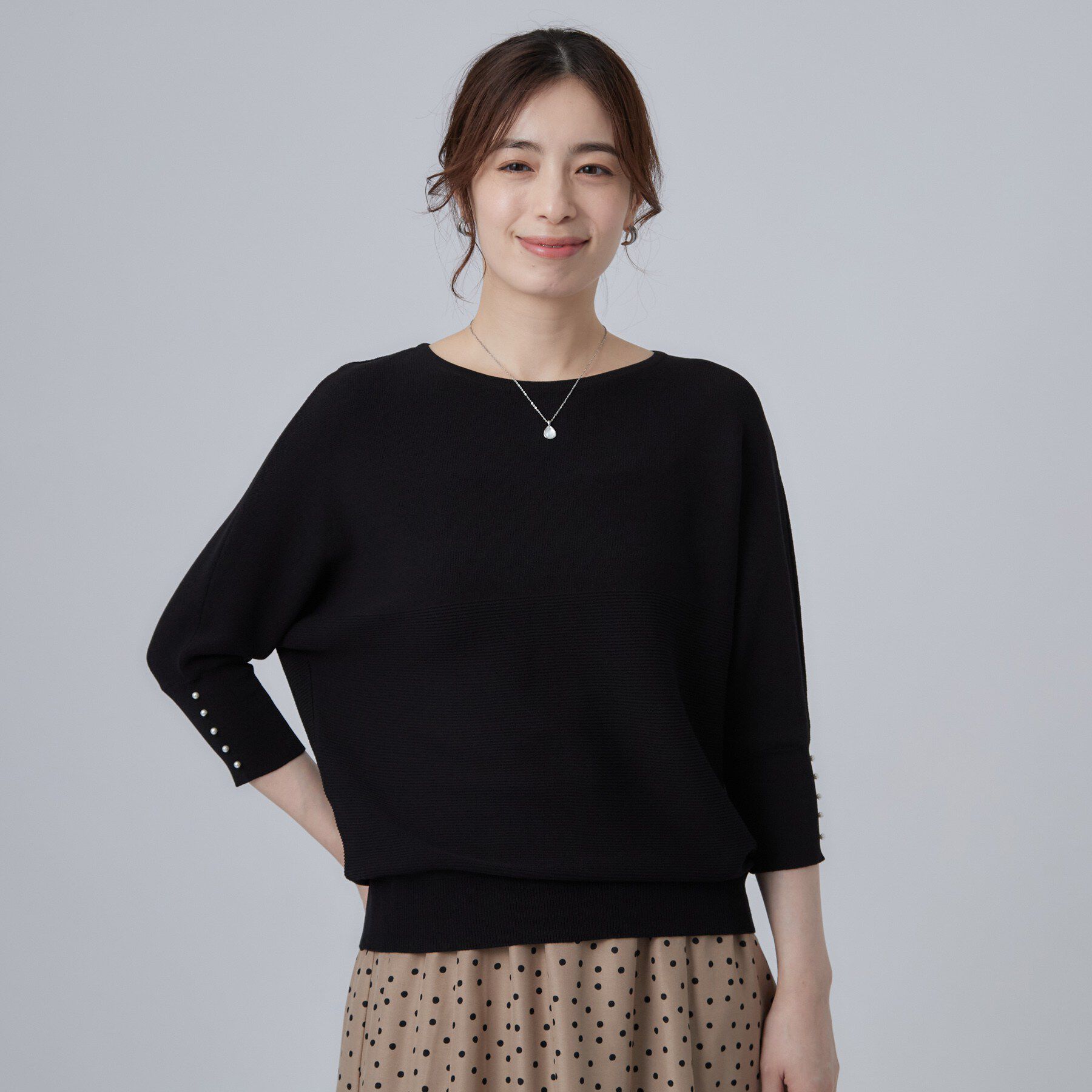 SHOO･LA･RUE「【毛玉になりにくい】パール調ボタンが女性らしさをプラス ガーター切替 7分袖ドルマンニット」|ニット・セーター|