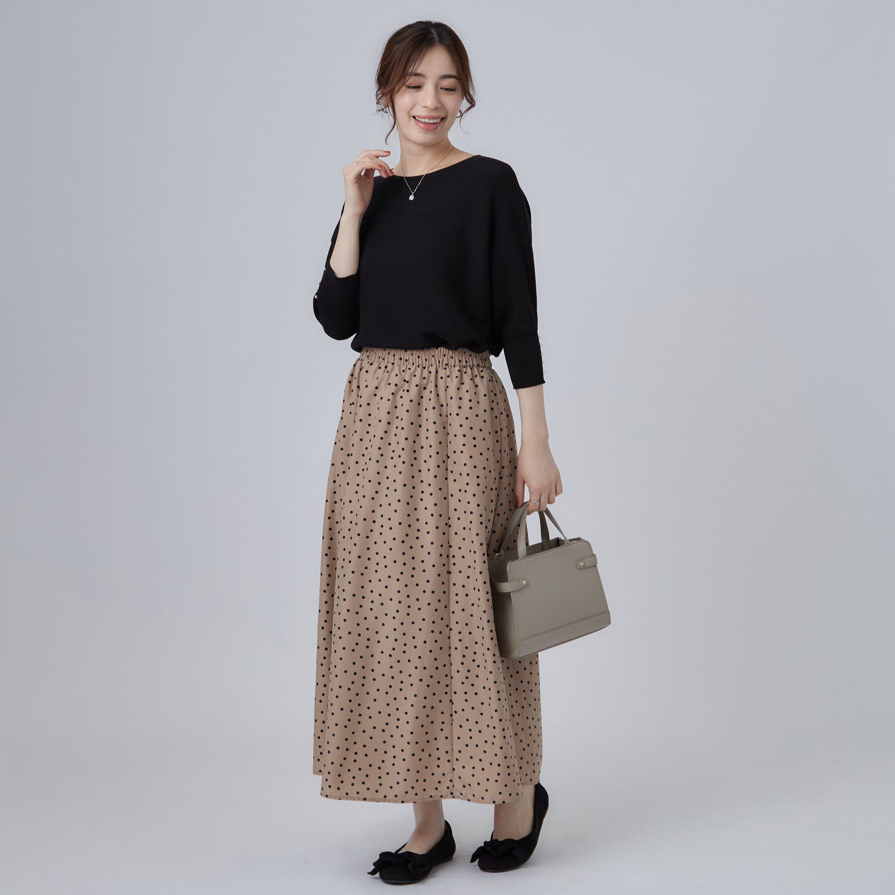 SHOO･LA･RUE「【毛玉になりにくい】パール調ボタンが女性らしさをプラス ガーター切替 7分袖ドルマンニット」|ニット・セーター|